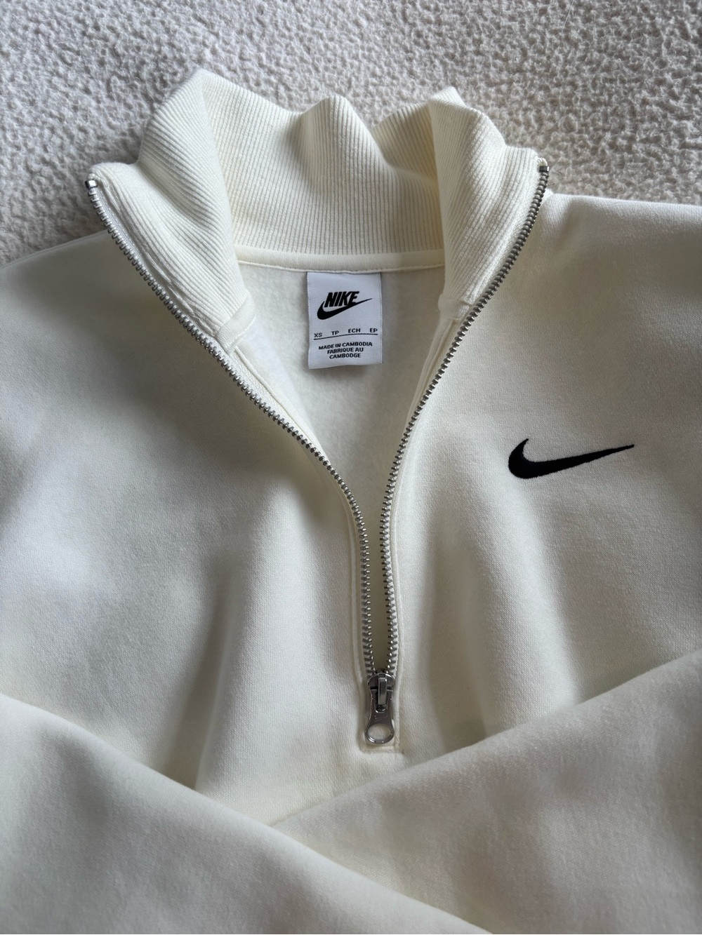 Nike Off-White Drawstring Waist Lounge Shorts and Zip Up - Picture 2 of 4
